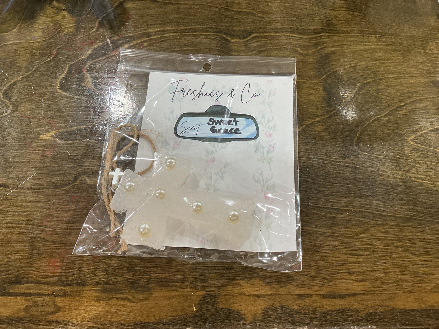 Freshie cross white dot