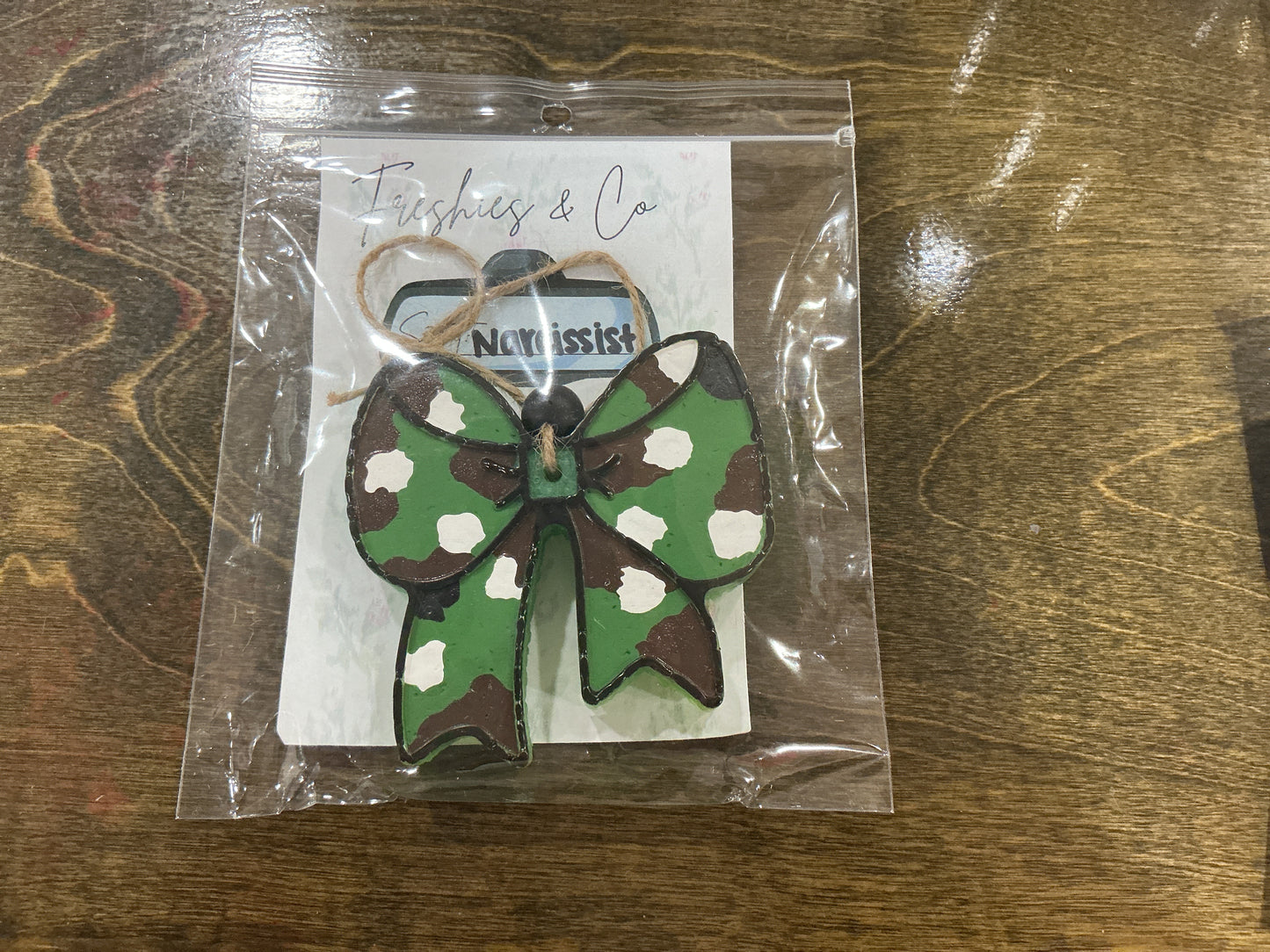 Freshie green camo bow